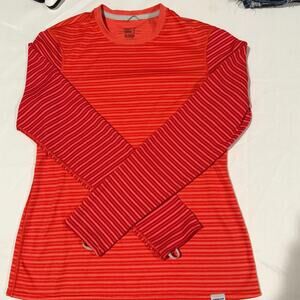 Patagonia Outdoors Capilene Thumbholes Red Orange Striped Shirt Small
